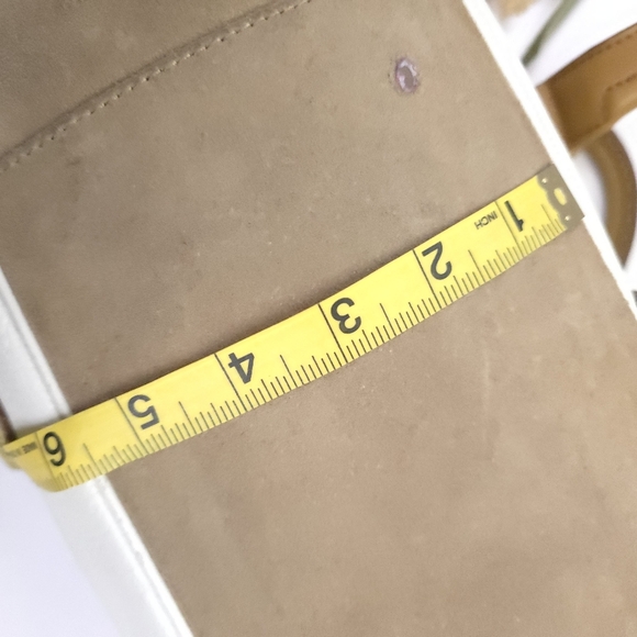 Gianni Bini Elegant White and Tan Leather Women's Satchel Bag - Picture 15 of 16